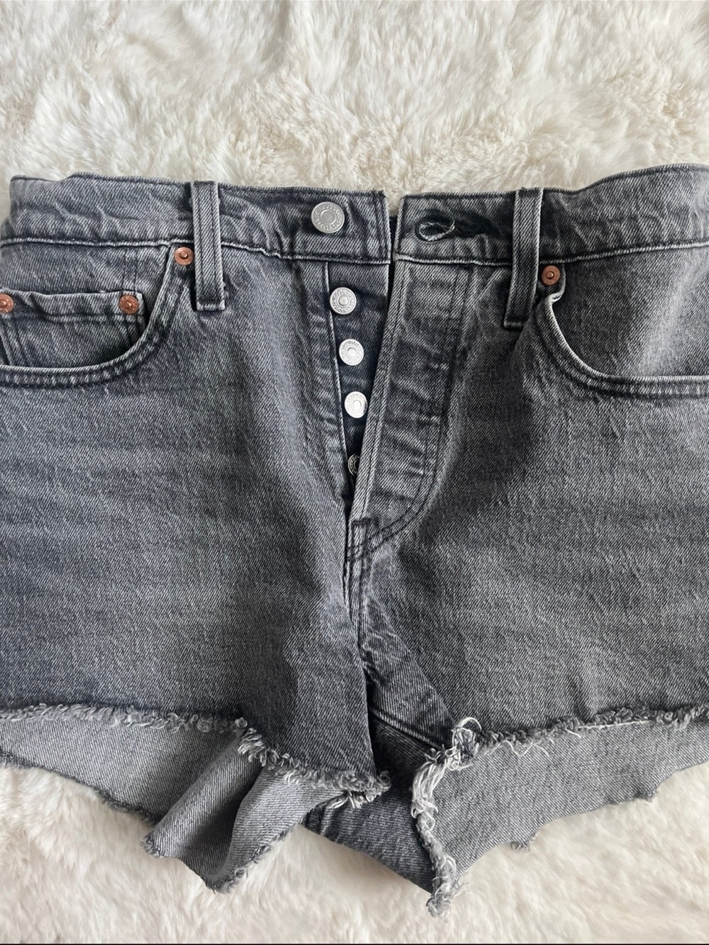 Levi’s 501 Original Shorts in Faded Black, size 25 - Picture 7 of 10